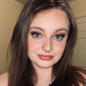 Meet your Posher, Savanna